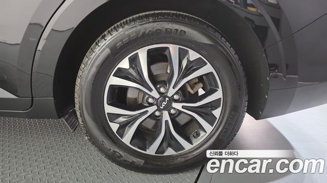 Kia Canival 2023 — photo 7