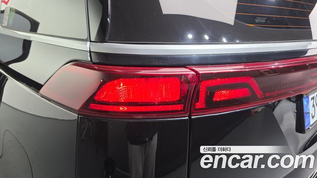 Kia Canival 2023 — photo 9