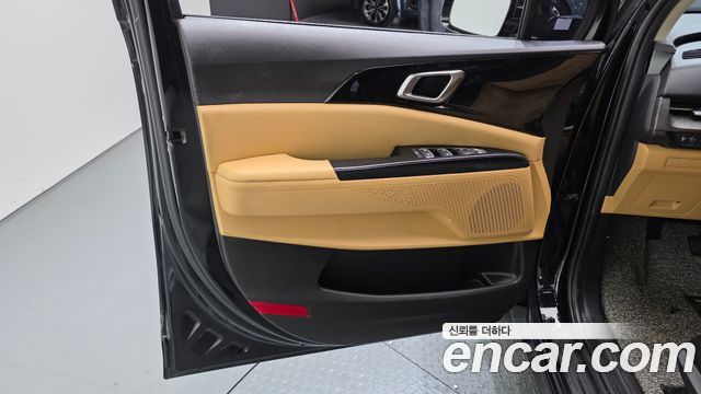 Kia Canival 2023 — photo 14