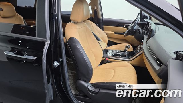 Kia Canival 2023 — photo 16
