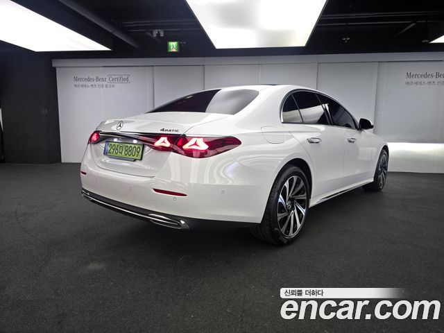 Mercedes-Benz E-Class 2026 — photo 2