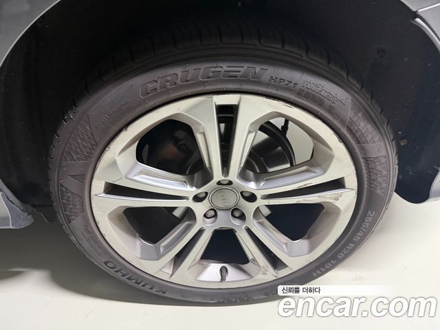 Audi Q5 2015 — photo 11
