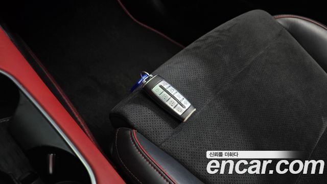 Genesis GV70 2022 — photo 21