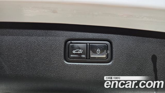 Genesis GV70 2022 — photo 24