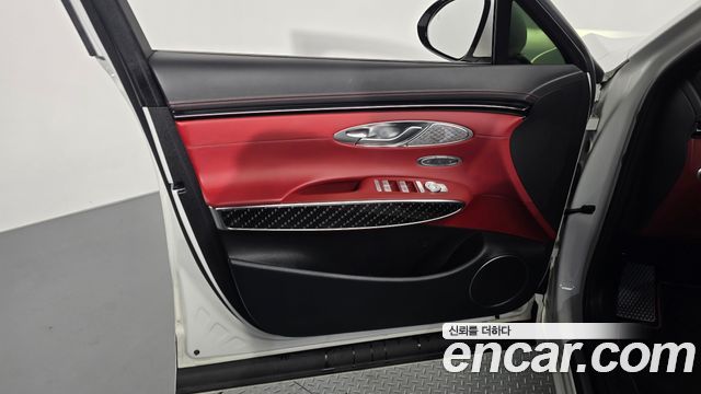 Genesis GV70 2022 — photo 14