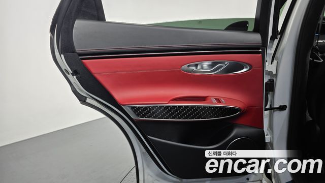 Genesis GV70 2022 — photo 15