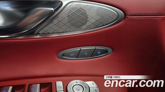 Genesis GV70 2022 — photo 41