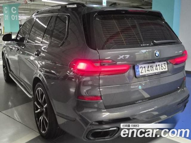 BMW X7 2022 — photo 3