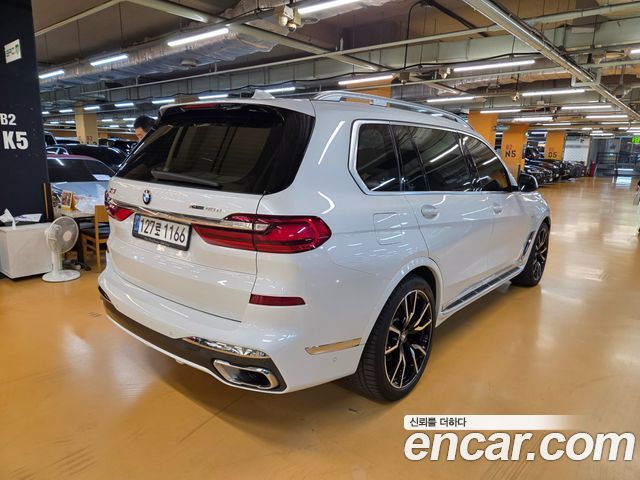 BMW X7 2022 — photo 2