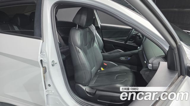 Hyundai AVANTE 2024 — photo 17