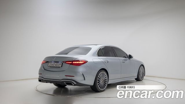 Mercedes-Benz C-Class 2024 — photo 2