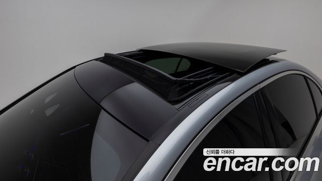 Mercedes-Benz C-Class 2024 — photo 12