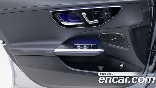 Mercedes-Benz C-Class 2024 — photo 15