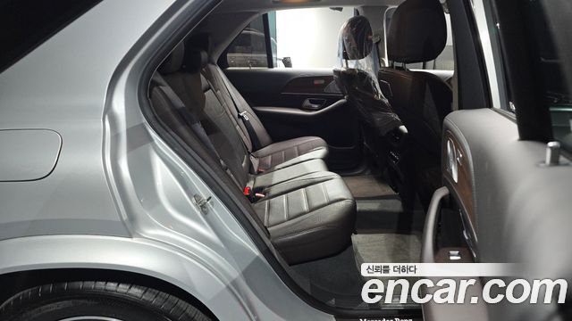 Mercedes-Benz GLE-Class 2019 — photo 17
