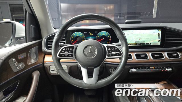Mercedes-Benz GLE-Class 2019 — photo 19