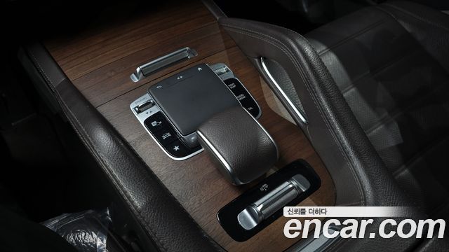 Mercedes-Benz GLE-Class 2019 — photo 25
