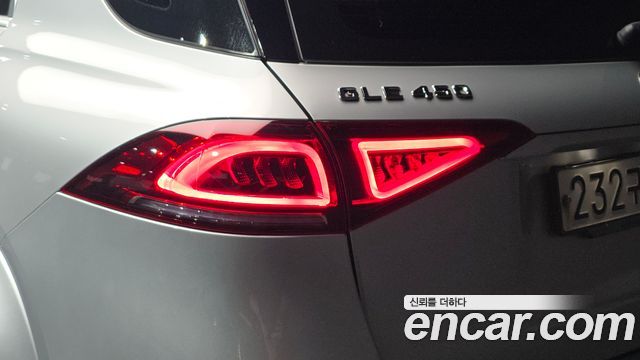 Mercedes-Benz GLE-Class 2019 — photo 9