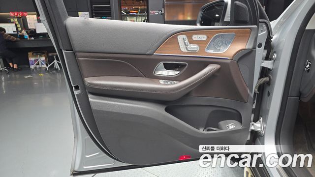 Mercedes-Benz GLE-Class 2019 — photo 14