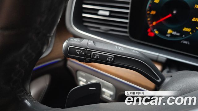 Mercedes-Benz GLE-Class 2019 — photo 28