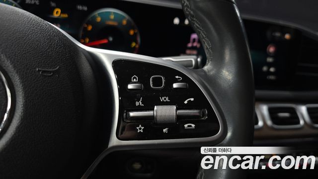 Mercedes-Benz GLE-Class 2019 — photo 30
