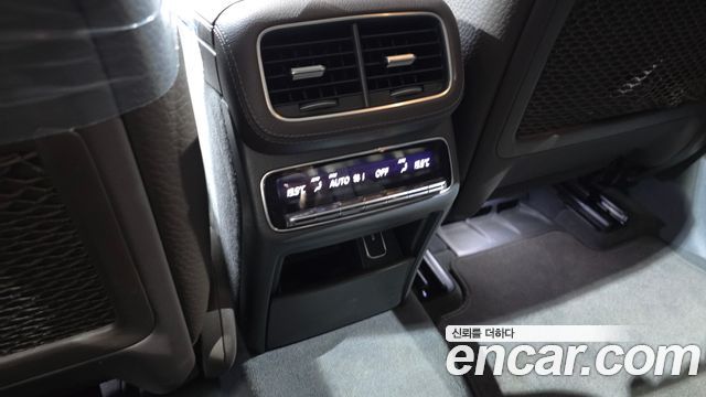 Mercedes-Benz GLE-Class 2019 — photo 32