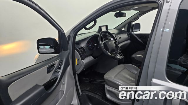 Hyundai Starex 2016 — photo 17