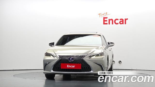 Lexus ES 2019 — photo 3