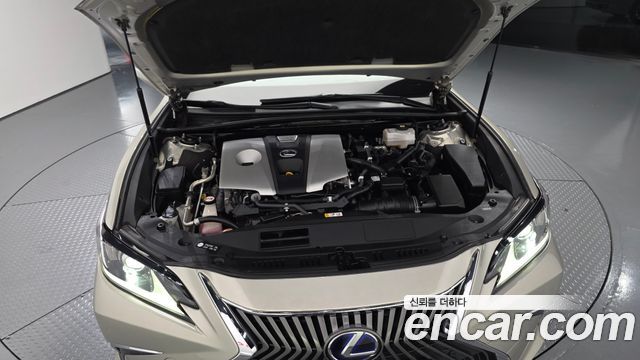 Lexus ES 2019 — photo 6