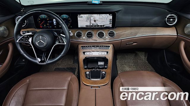 Mercedes-Benz E-Class 2021 — photo 10