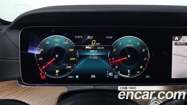 Mercedes-Benz E-Class 2021 — photo 11