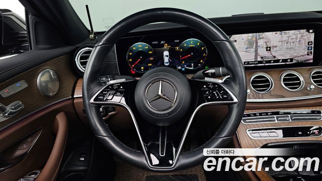 Mercedes-Benz E-Class 2021 — photo 19
