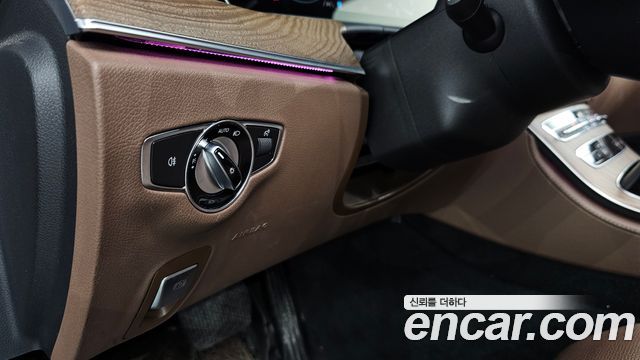 Mercedes-Benz E-Class 2021 — photo 27