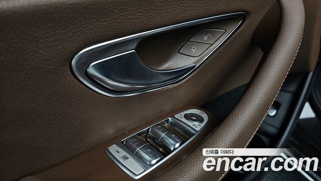 Mercedes-Benz E-Class 2021 — photo 28