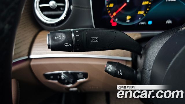 Mercedes-Benz E-Class 2021 — photo 32