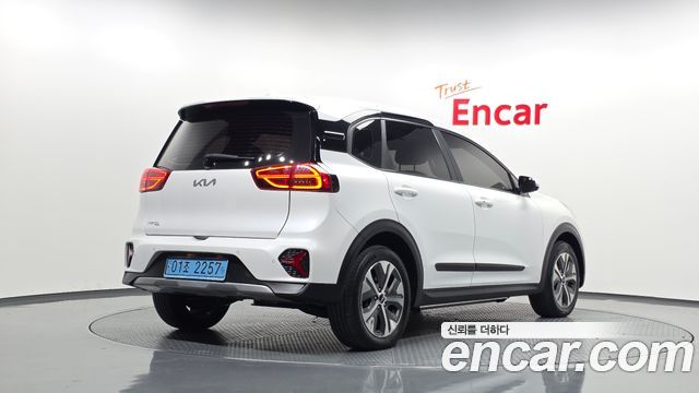 Kia Niro 2023 — photo 2