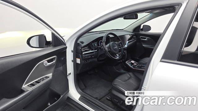 Kia Niro 2023 — photo 13