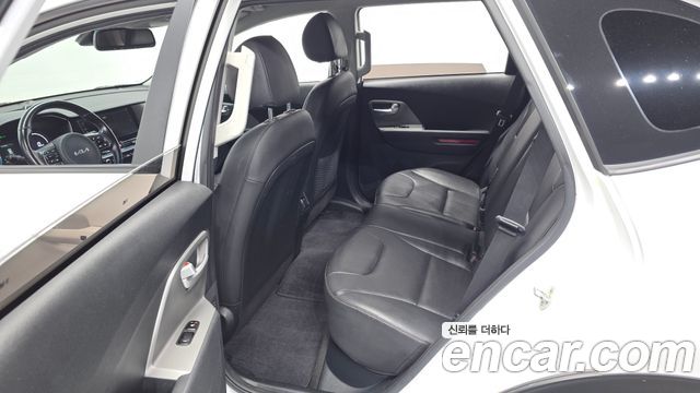 Kia Niro 2023 — photo 18