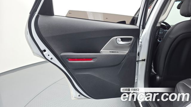 Kia Niro 2023 — photo 15
