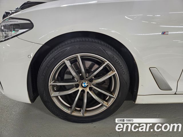 BMW 5-Series 2018 — photo 3