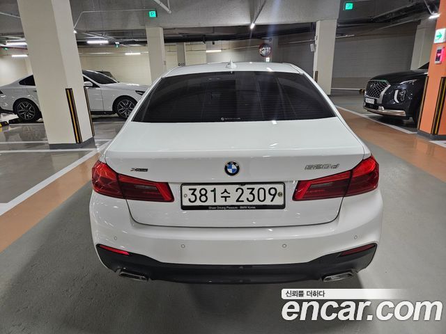 BMW 5-Series 2018 — photo 6