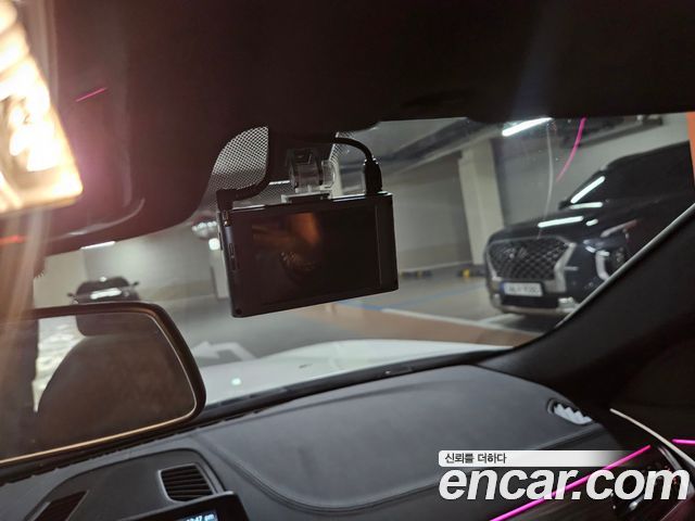 BMW 5-Series 2018 — photo 15