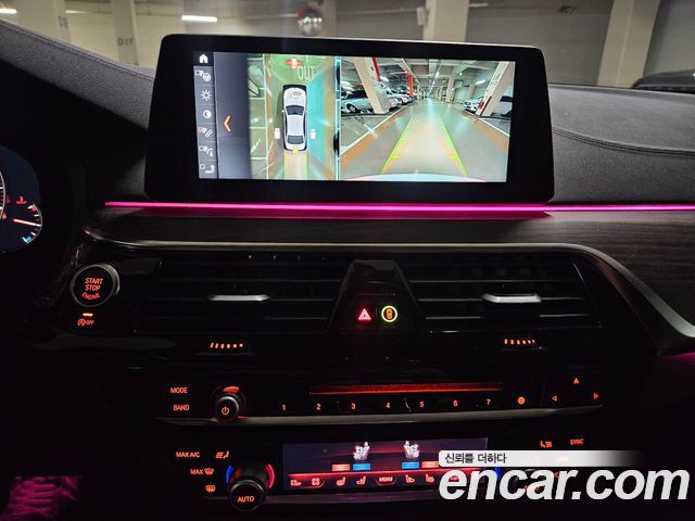 BMW 5-Series 2018 — photo 17