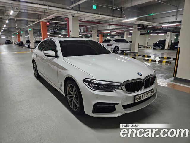 BMW 5-Series 2018 — photo 20