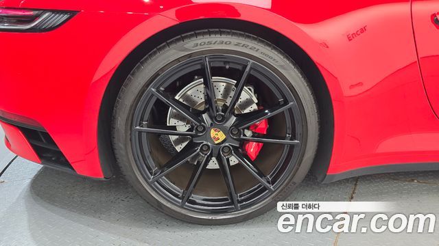 Porsche 911 2021 — photo 5