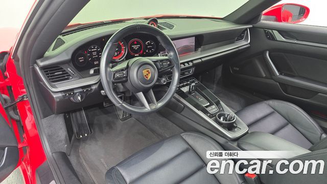 Porsche 911 2021 — photo 10