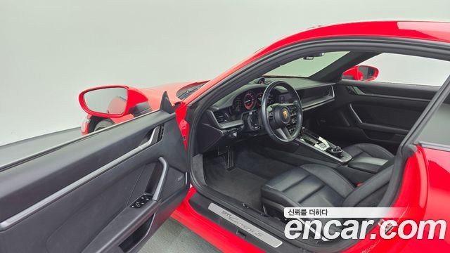 Porsche 911 2021 — photo 13