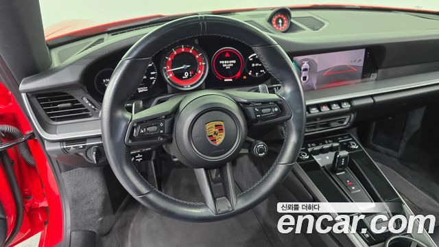Porsche 911 2021 — photo 18