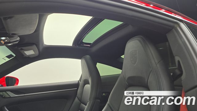 Porsche 911 2021 — photo 22