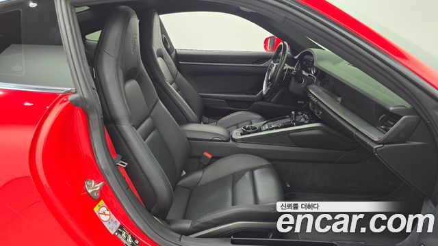 Porsche 911 2021 — photo 16