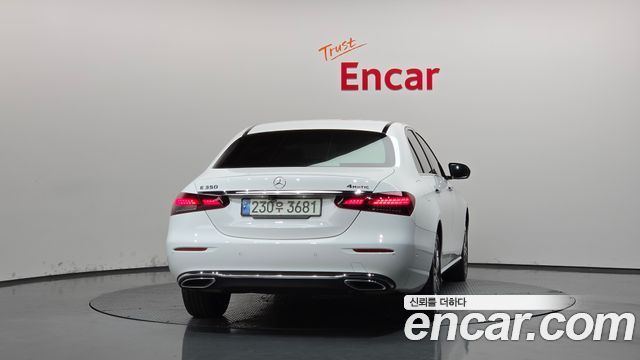 Mercedes-Benz E-Class 2021 — photo 4